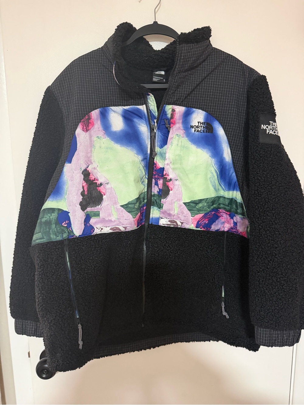 The North Face Kids Black Sherpa Jacket with Multicolor Abstract Chest